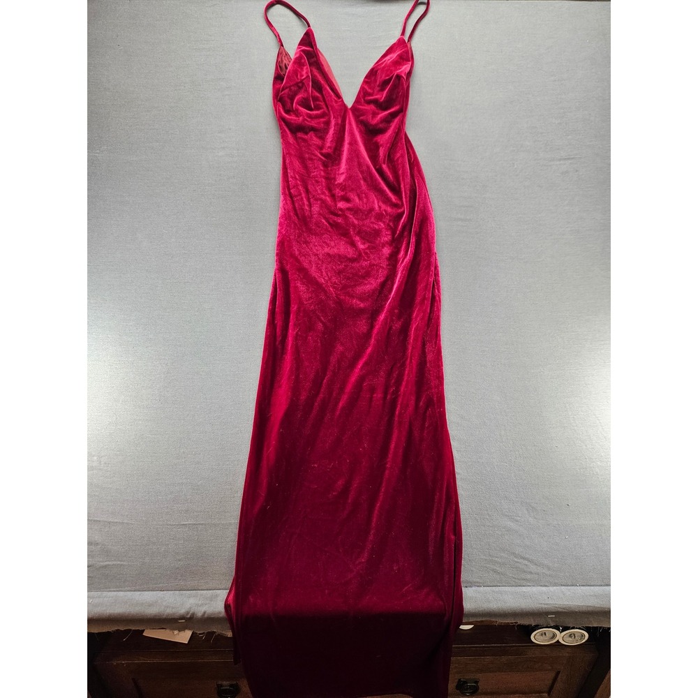 Fashion Nova Red Velvet Maxi Dress Spaghetti Strap V-Neck Formal Evening Gown